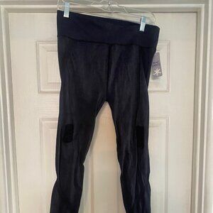 Splendid Activewear NWT Size L, Black in Color